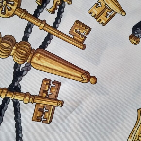 Authentic vintage Hermès 100% silk scarf - Les clés (90 cm) - Picture 7 of 7
